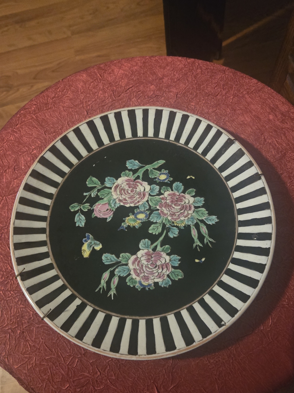 Hand-Painted Floral Ceramic Charger Plate - Black with Pink Blooms - Picture 2 of 4